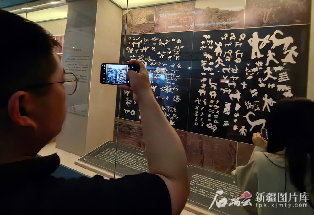 无码人妻少妇色欲AV一区二区