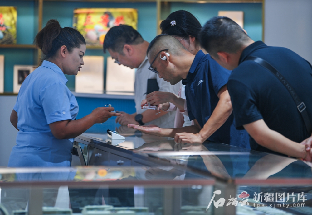 无码人妻少妇色欲AV一区二区